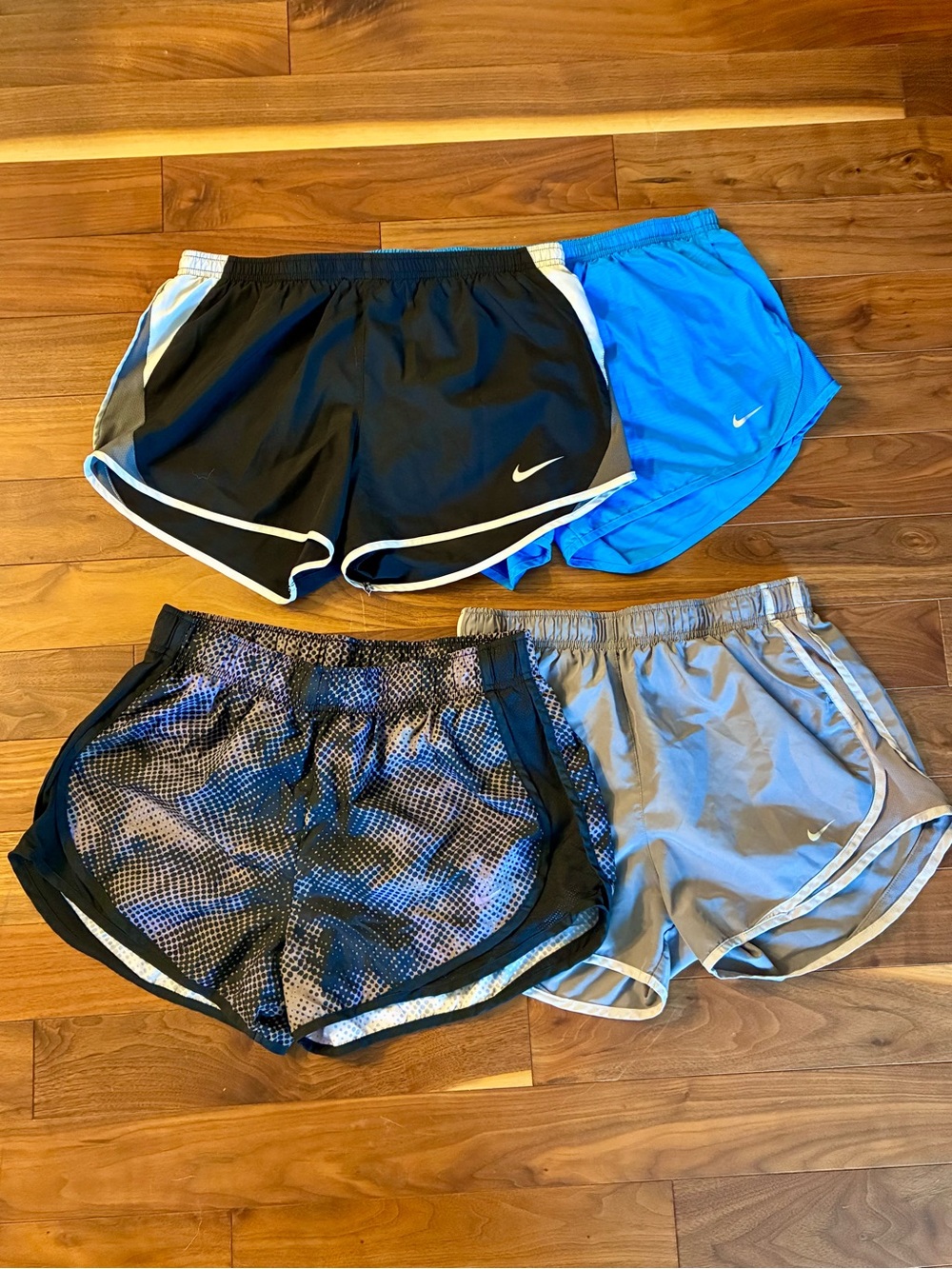 NEW Nike bundle of 4 Tempo running shorts M